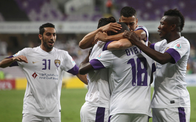 العين سيطر على العقدين الثالث والرابع من تاريخ الكرة الإماراتية بـ52 لقباً.   تصوير:إيريك أرازاس