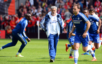 «ثعلب» المدربين مورينيو يراهن على انضباط لاعبيه والتزامهم بخطته لتحقيق التأهل من بوابة أتلتيكو. رويترز