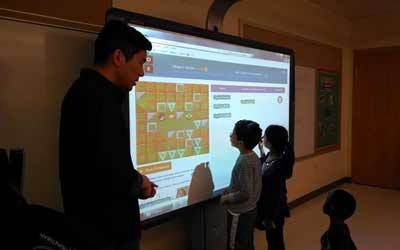 علوم الكمبيوتر تعتبر جزءاً من المناهج الدراسية العادية في عُشر المدارس الثانوية الأميركية. من المصدر