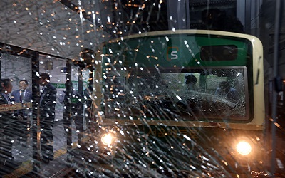 وقع الحادث الذي أسفر عن أكثر من 200 جريح، عندما اصطدم قطار بآخر، كان متوقفا. الصور من أ ف ب