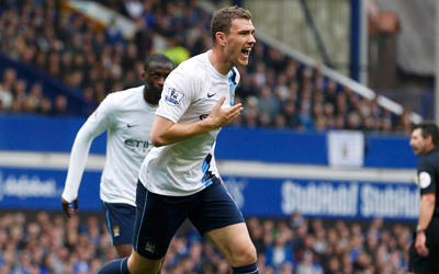 دزيكو سجل الهدف 14 في الموسم الجاري.   أ.ف.ب