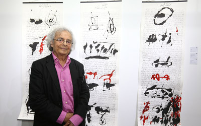 أدونيس: &laquo;الوطن العربي يعيش في حالة حرب منذ قيام إسرائيل في المنطقة&raquo;. إيناس محيسن ـــــ أبوظبي