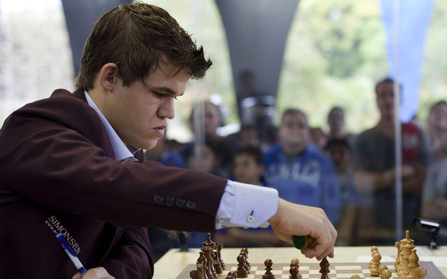 البطل العالمي الشهير النرويجي كارلسون يشارك في البطولة. أرشيفية