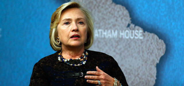 «‬هيلاري‭ ‬كلينتون‭ ‬منتقدة‭ ‬أوباما‭ ‬في‭ 2008:‬إذا‭ ‬كنت‭ ‬لا‭ ‬تستطيع‭ ‬احتمال‭ ‬الحرارة‭ ‬عليك‭ ‬بمغادرة‭ ‬المطبخ‮»‬‭.‬