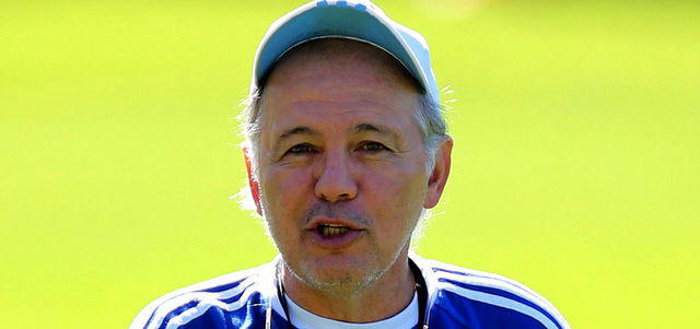 مدرب الأرجنتين سابيلا يعول كثيراً على ميسي.   أ.ب