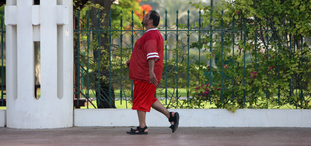 المشي أو الجري المنتظم من أفضل الرياضات التي يمكن ممارستها في شهر رمضان. أرشيفية