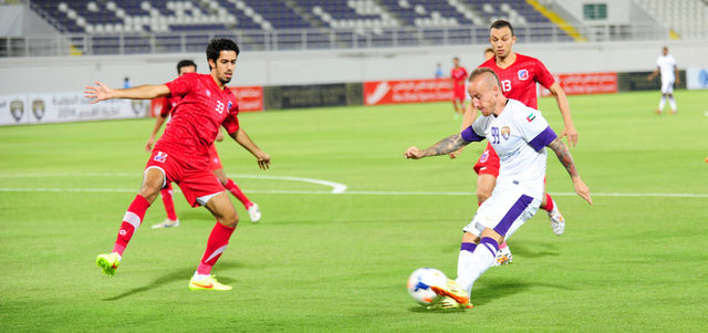 اللاعب السلوفاكي ميروسلاف ستوتس سجل هدف العين الثاني في شباك فريق الكويت من ركلة جزاء. من المصدر