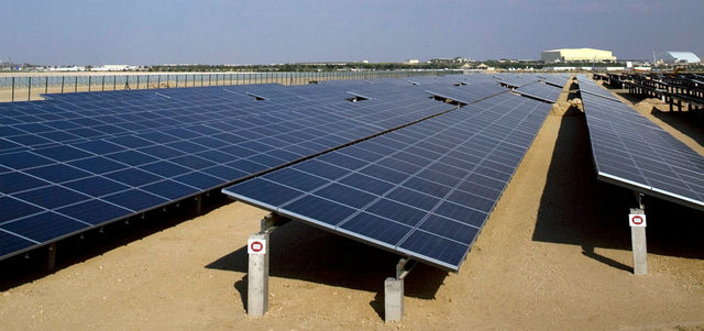 مجال الطاقة الشمسية في الإمارات يتوقع أن يحقق نمواً جيداً على مدى العقود القليلة المقبلة. الإمارات اليوم