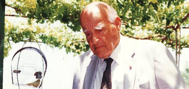 الشاعر اللبناني الراحل أسعد السبعلي. أرشيفية