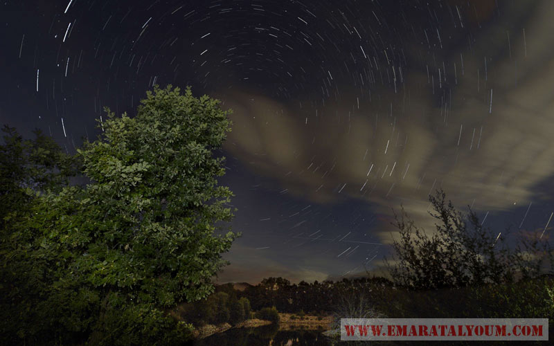 مصور يلتقط صوراً لنيازك في سماء جبال (سييرا نورتي دي مدريد) بإسبانيا - أ ف ب