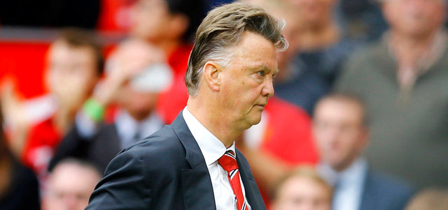 فان غال حزين لخسارة فريقه أمام سوانسي سيتي. رويترز