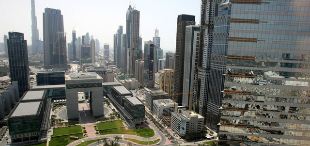 القانون وضع أحكاماً جديدة تحظر السلوكيات المضللة والاحتيالية في ما يتعلق بالمنتجات أو الخدمات المالية في «دبي المالي العالمي». الإمارات اليوم