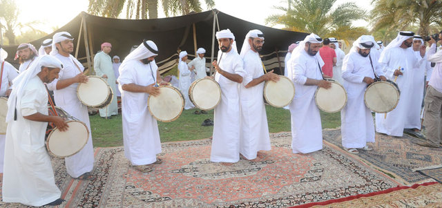 نادي تراث الإمارات يسعى إلى استعادة دور الموروث الشعبي في تربية الأجيال على روح وطنية أصيلة.  من المصدر