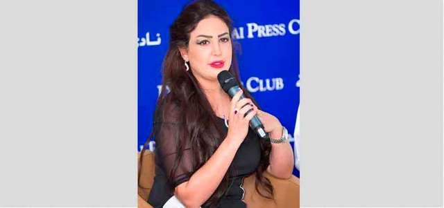 تتطرق أحداث &laquo;حب ملكي&raquo;، المستلهم من رواية &laquo;أحدب نوتردام&raquo;، على مدار 93 دقيقة، إلى صراع السلطة والنفوذ والحب الجارف، عبر محتوى رومانسي متكئ على قصة حب بين &laquo;أريج&raquo; التي تؤدي دورها الفنانة هدى صلاح، و&laquo;زعل&raquo; (عبدالله زيد).