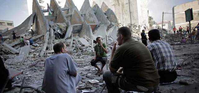 العدوان المتواصل على غزة أدى إلى تدمير البنية التحتية. أ.ف.ب