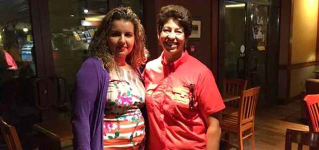 مها شاكر وإيناس العباسي.   من المصدر