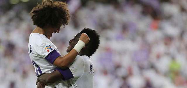 طريقة تعبير (عموري) بحسرة على ضياع فرصة محققة أساء بعض جماهير العميد فهمها.