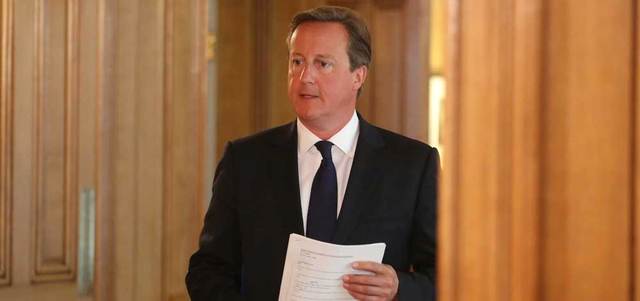 كاميرون يعتزم تقديم تشريع جديد يصعب على البريطانيين السفر إلى سورية والعراق للقتال إلى جانب المتطرفين الإسلاميين. رويترز