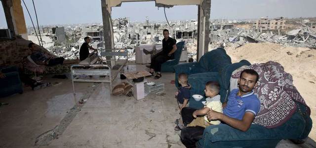 العدوان الإسرائيلي خلّف الدمار وتسبّب في تشريد العديد من العائلات في غزة. أ.ف.ب