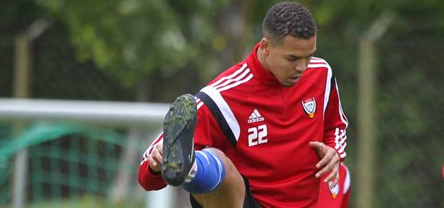 إسماعيل أحمد خلال تدريبات المنتخب قبل مباراة ليتوانيا الودية. من المصدر