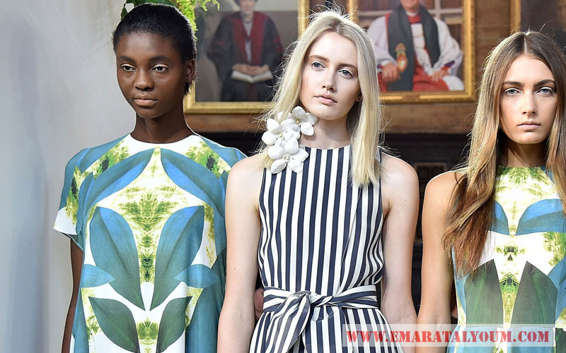 وتعرض الفعالية أبرز خطوط موضة الأزياء الجاهزة النسائية للربيع والصيف المقبلين.