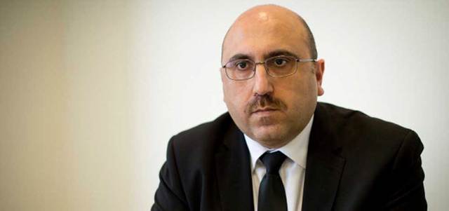 رامي عبدالرحمن: النظام يتقهقر أمام «جبهة النصرة» والكتائب الإسلامية والكتائب المقاتلة، وبات قاب قوسين من فقدان سيطرته على كامل الجولان المحرر. أ.ف.ب