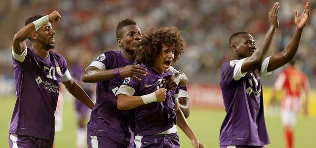 «عموري» يحمل آمال العين في قمة «الزعامة» أمام الهلال السعودي. 
تصوير: إريك أرازاس