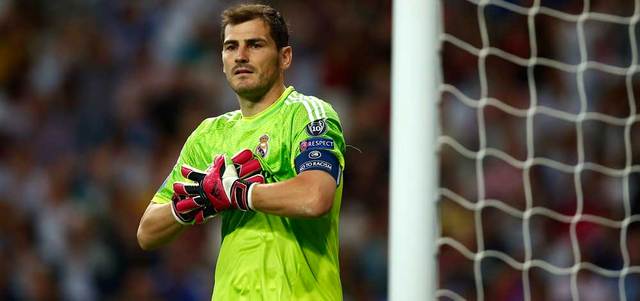 كاسياس احتفل بمرور 15 عاماً على أول ظهور له مع الريال. أ.ب