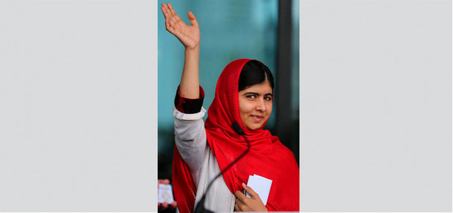 مذكرات &laquo;أنا ملالا&raquo; ترجمها أنور الشامي، وصدرت طبعتها العربية، أخيراً، عن المركز الثقافي العربي في 416 صفحة.