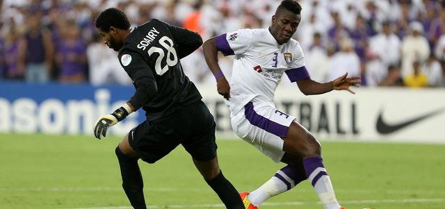 جيان أرهق الحارس السديري وطُرد بالبطاقة الحمراء. تصوير: إريك أرازاس