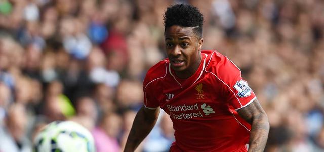 ستيرلينغ أهم الأسلحة الهجومية في كتيبة «الحُمر».

أ.ب