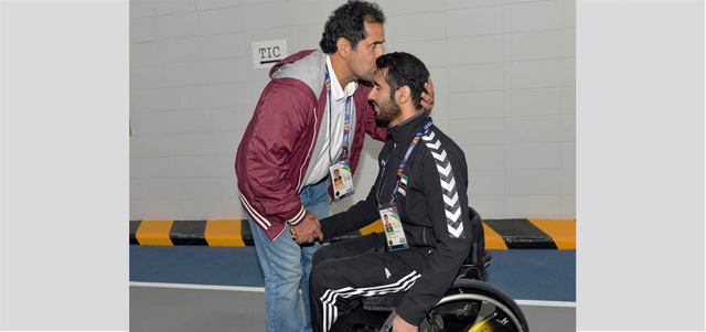 الهاملي يهنئ القايد بعد الفوز بالذهب.

من المصدر