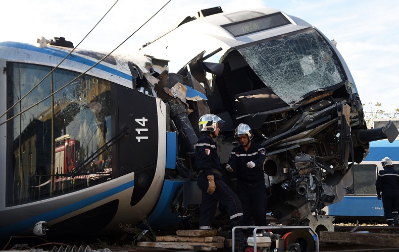 شهدت العاصمة الجزائرية حادث تصادم بين قطارين اليوم، أدى إلى وفاة راكب واحد وإصابة أكثر من 50 راكبا بإصابات متفرقة - وكالات