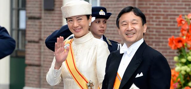 الأميرة ماساكو وزوجها الذي كان يدافع عنها في وجه الشائعات.  غيتي