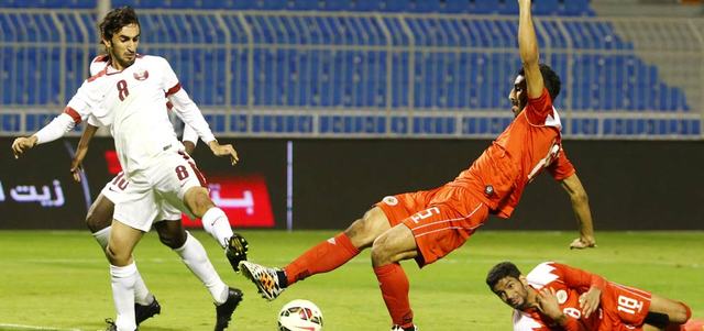 البحرين ودّعت كأس الخليج مبكراً من الدور الأول بعد التعادل مع اليمن وقطر والخسارة القاسية من السعودية. رويترز