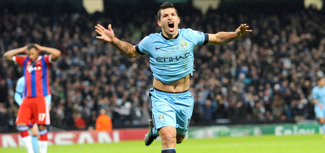 أغويرو يحتفل بعد أن سجل هدف الفوز على البايرن في نهاية المباراة. أ.ف.ب