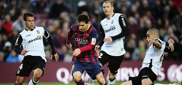 فالنسيا هزم برشلونة الموسم الماضي.. وماثيو يلاقي زملاءه السابقين اليوم. أرشيفية