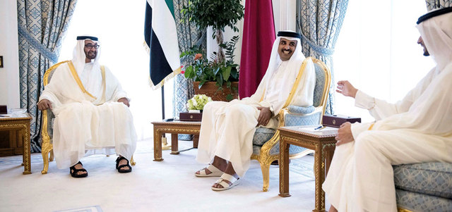 محمد بن زايد وتميم بن حمد أكّدا متانة العلاقات الأخوية بين الإمارات وقطر. وام