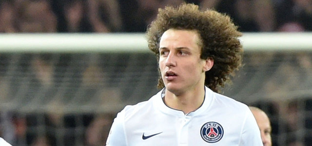 لويز يمتلك فنيات تخوّله اللعب في مركز اللاعب صاحب القميص رقم 6 أو 8. أ.ف.ب