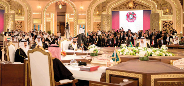 محمد بن راشد في أعمال الدورة الـ 35 للمجلس الأعلى لمجلس التعاون بالدوحة. وام