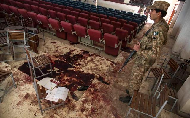 وأعلنت حكومة رئيس الوزراء نواز شريف الحداد لمدة ثلاثة أيام على أرواح الضحايا