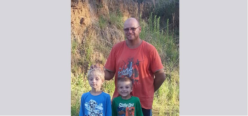 المفقودون الثلاثة بعد العثور عليهم. ا ف ب