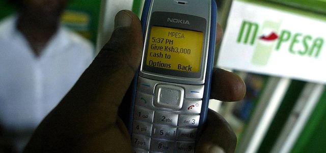 كينيا استحدثت في عام 2007 نظام إم-بيسا M-Pesa للدفع بواسطة الهواتف المحمولة. أرشيفية