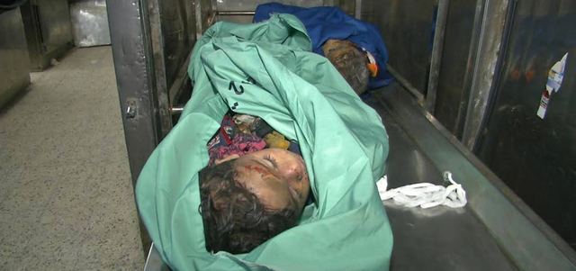 تفحم الطفلان بعد احتراق غرفتهما بسبب شمعة.