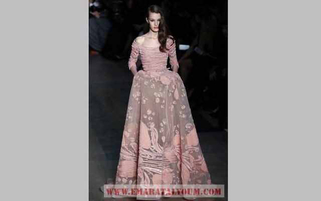 عرض المصمم اللبناني المعروف إيلي صعب تشكيلة ربيع وصيف 2015 ضمن عرض أزياء "هوت كوتور لربيع وصيف 2015 في العاصمة الفرنسية باريس. الصور من أ ف ب