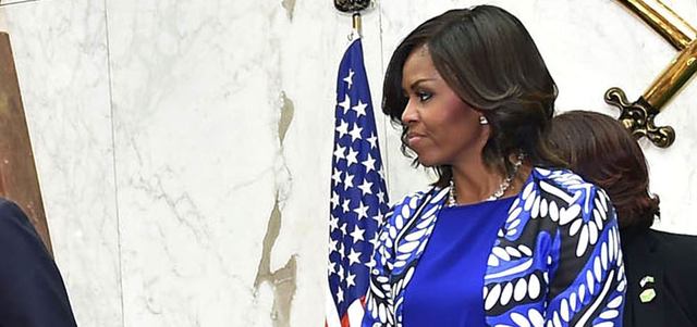 ميشيل أوباما  لم تغطِ رأسها. أ.ب
