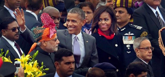 أوباما وميشيل خلال مغادرتهما الهند. ا.ب