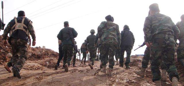 قوات كردية عراقية على خط المواجهة مع «داعش» في الشمال.  أ.ب