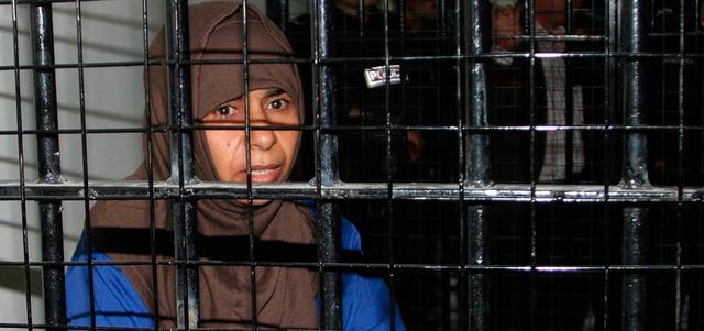 «ساجدة الريشاوي (انتحارية عراقية) محكومة بالإعدام لمشاركتها في تفجير ثلاثة فنادق في عمّان عام 2005، وطالب (داعش) بإطلاق سراحها مقابل إفراجه عن الرهينة الياباني كينجي غوتو، الذي عاد وأعدمه». رويترز