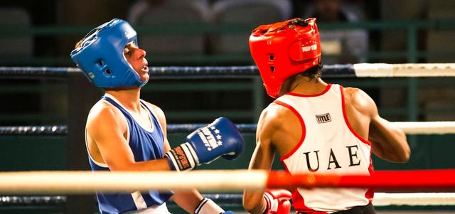 ملاكمو الإمارات قدموا مستوى مميزاً في أول أيام البطولة. الإمارات اليوم